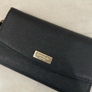 Kate Spade wristlet wallet